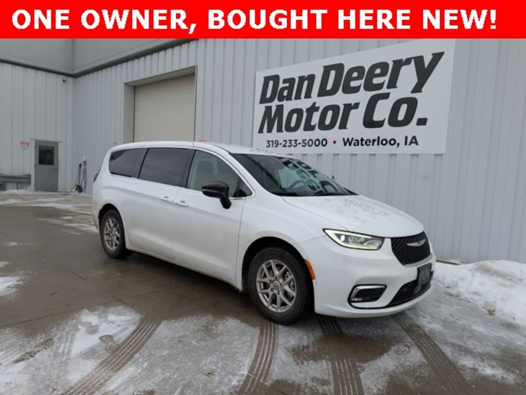 Used 2024 Chrysler Pacifica Touring L Minivan/Van