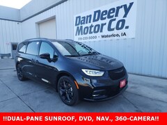 2026 Chrysler Pacifica Limited Passenger Van