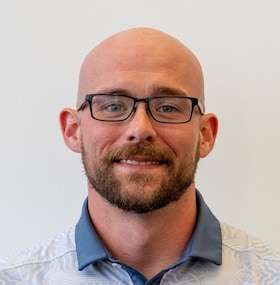 Staff member Daniel " Dino " Snyder from ID_8cc1f6c7e1c6