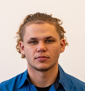 Staff member Enis from ID_dafa0439c787