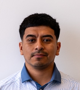 Staff member Mario Rodriguez - Se Habla Español from ID_8cc1f6c7e1c6