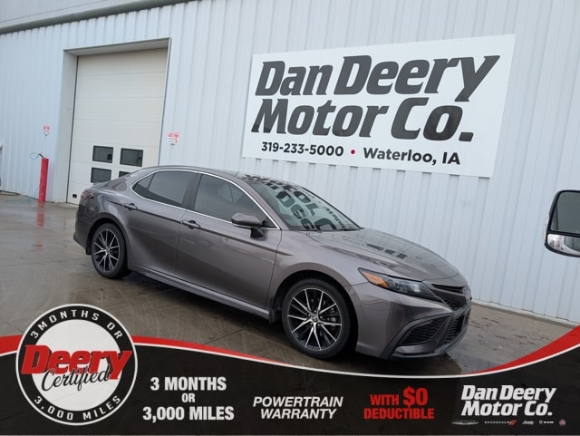 2024 Toyota Camry SE's photo