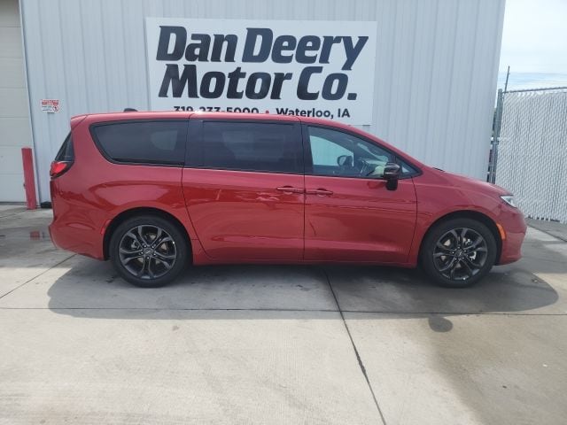 2026 Chrysler Pacifica Select - Photo 24