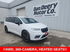 2026 Chrysler Pacifica Select Passenger Van