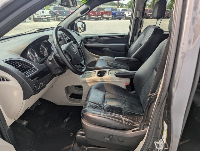 Used 2017 Dodge Grand Caravan SXT with VIN 2C4RDGCG9HR581349 for sale in Waterloo, IA