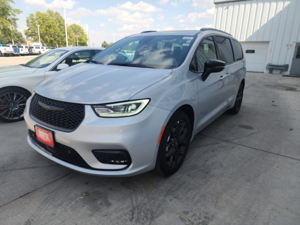 New 2026 Chrysler Pacifica Select Passenger Van