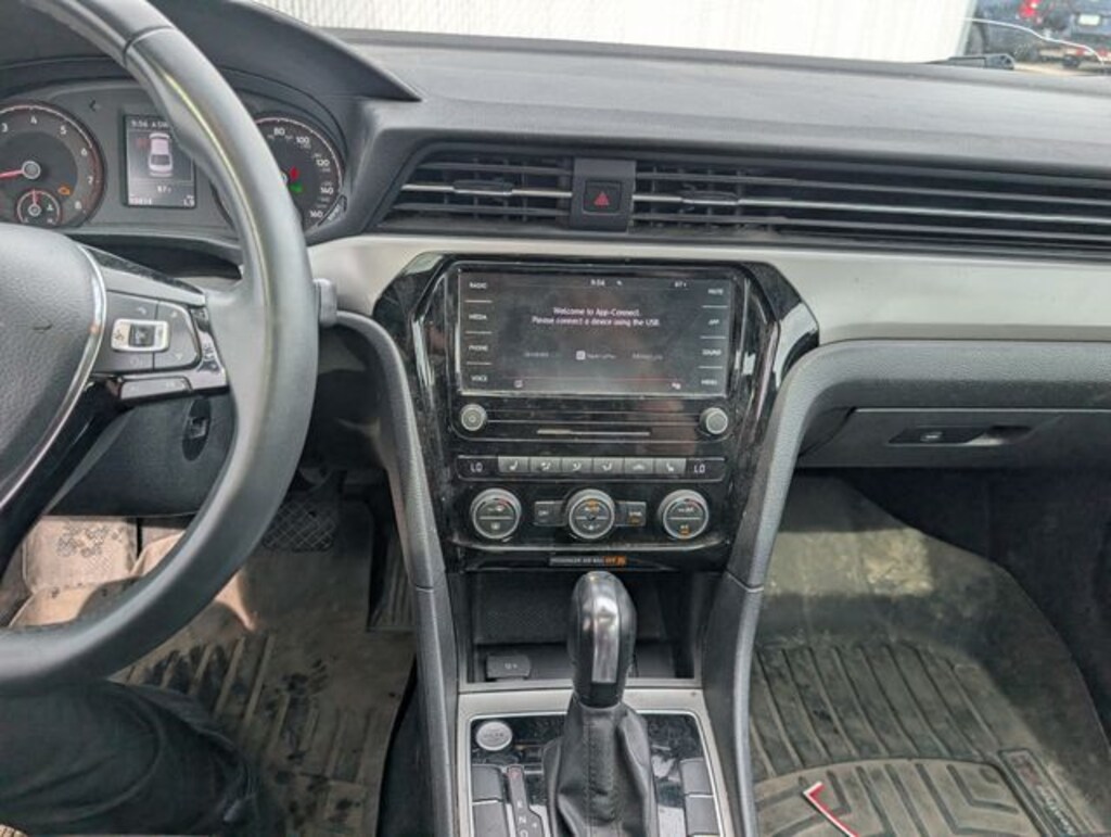 Certified 2021 Volkswagen Passat 2.0T SE Sedan