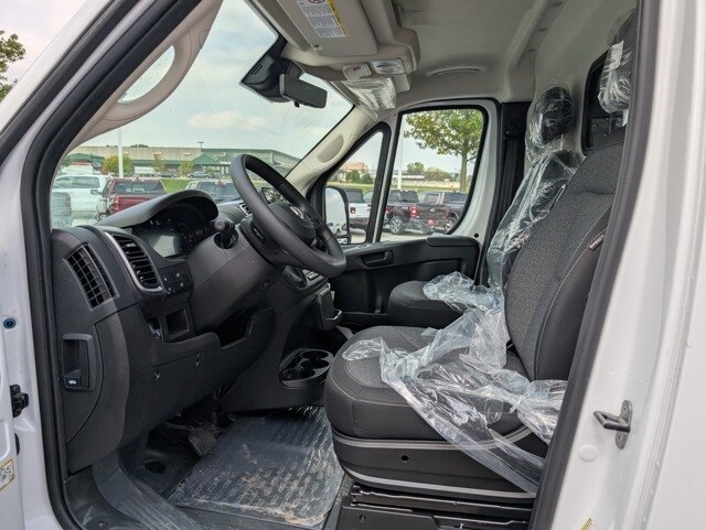 2025 Ram ProMaster 3500 Cargo Van photo 2