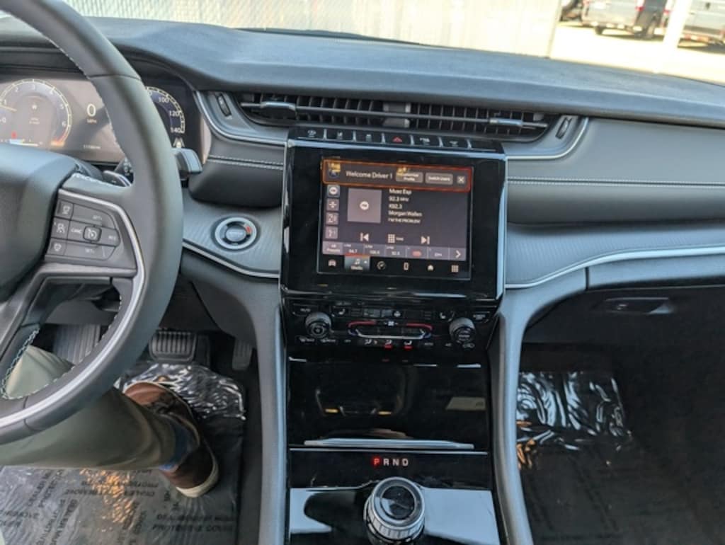 Used 2024 Jeep Grand Cherokee Altitude SUV