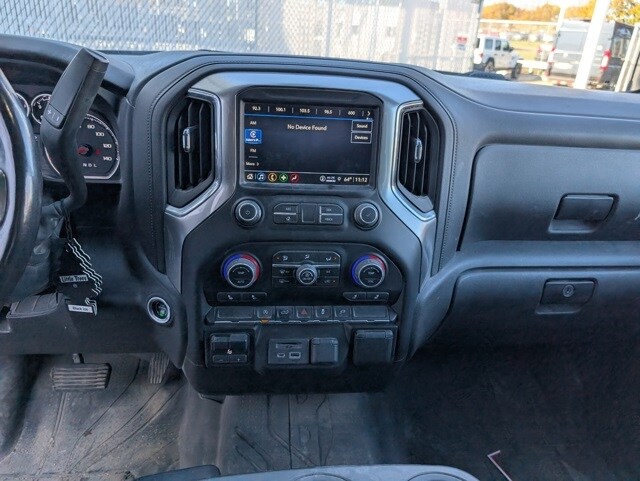 2022 Chevrolet Silverado 1500 LT photo 2