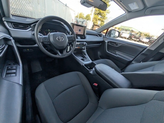 2024 Toyota RAV4 LE photo 4