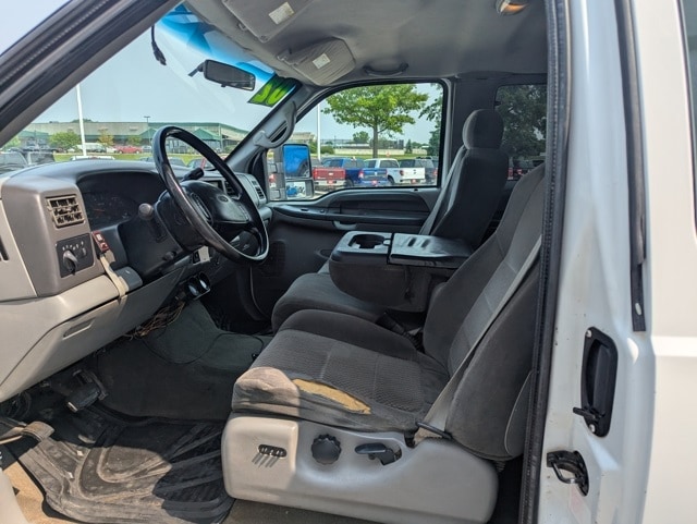 Used 2002 Ford F-250 Super Duty XLT with VIN 1FTNX21F72EA43868 for sale in Waterloo, IA