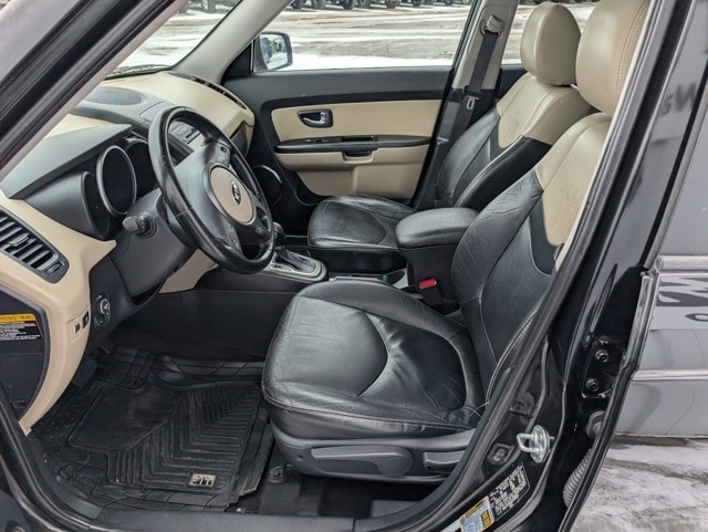 Used 2013 Kia Soul  with VIN KNDJT2A64D7553645 for sale in Waterloo, IA