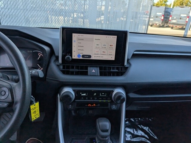 2024 Toyota RAV4 LE photo 3