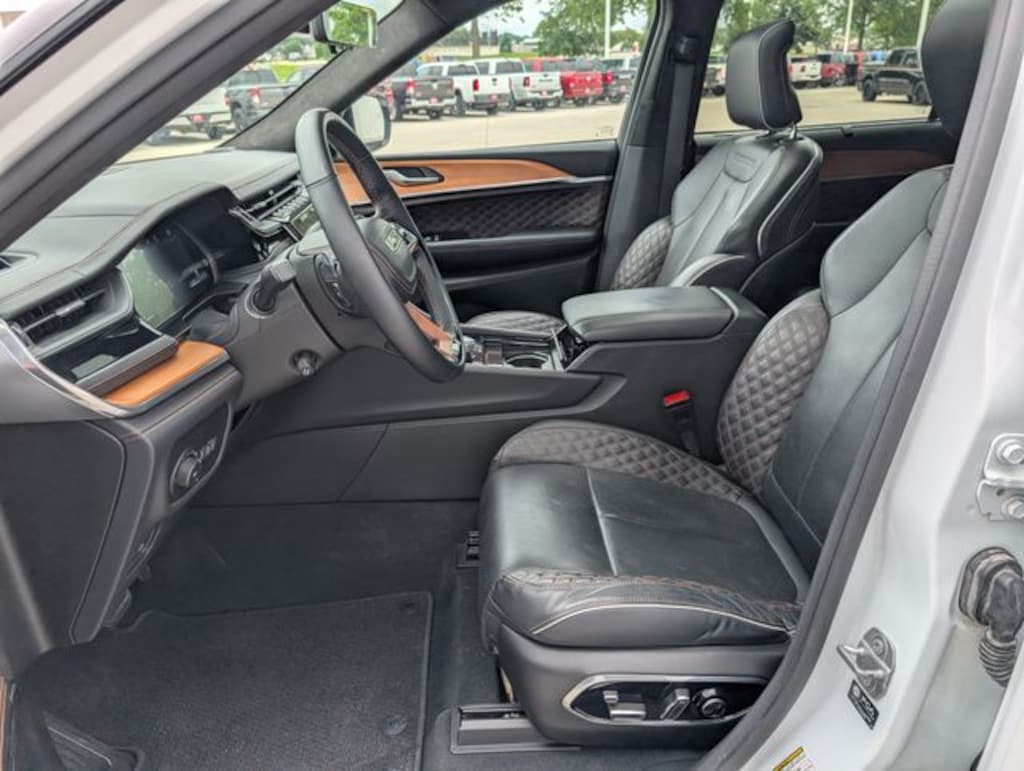 Used 2023 Jeep Grand Cherokee L Summit SUV