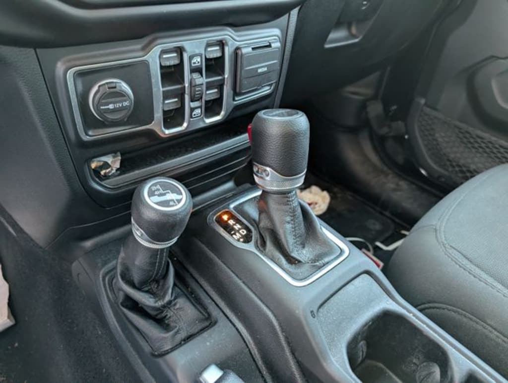 Used 2021 Jeep Gladiator Sport Truck