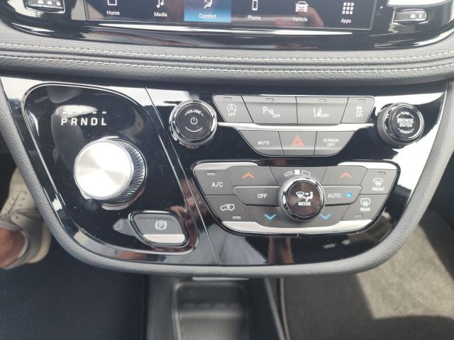 2026 Chrysler Pacifica Select - Photo 6