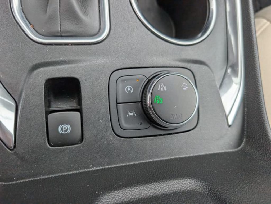 Used 2022 Chevrolet Traverse LS SUV