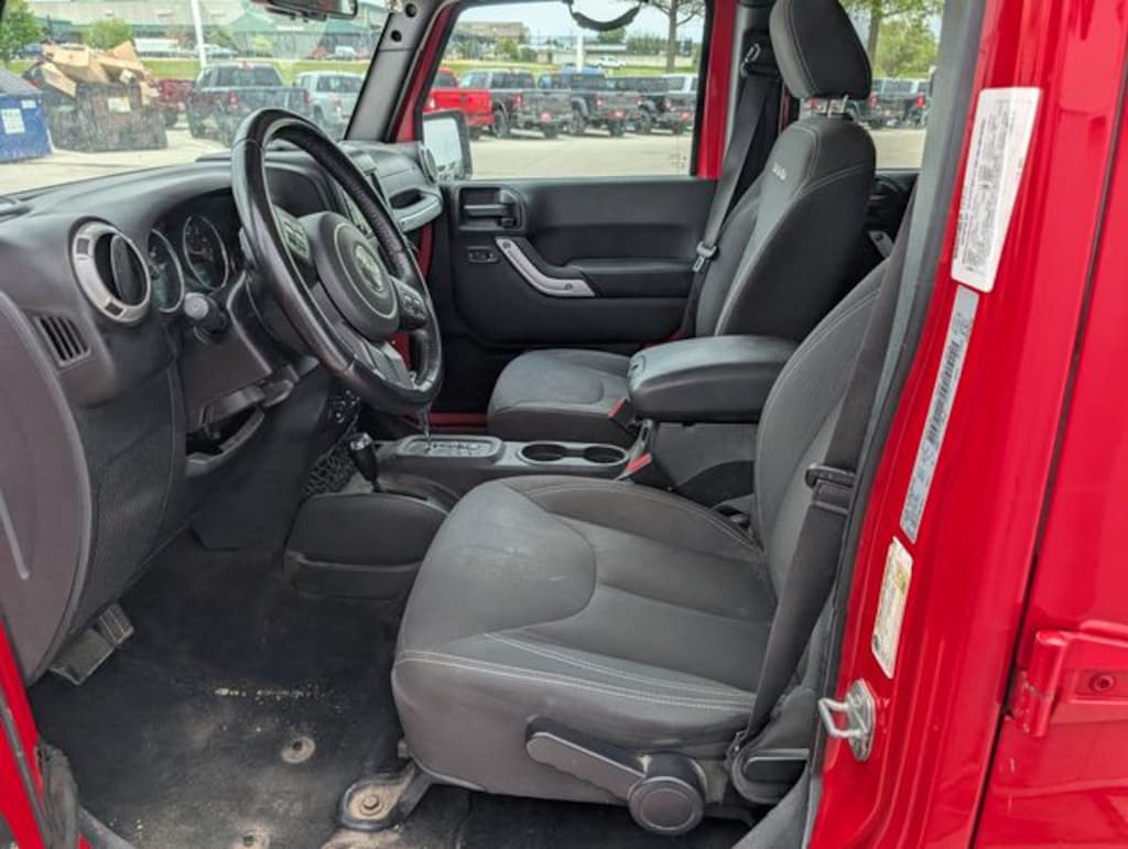 Used 2017 Jeep Wrangler Unlimited Sahara SUV