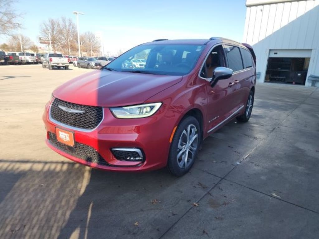 New 2026 Chrysler Pacifica Pinnacle Passenger Van