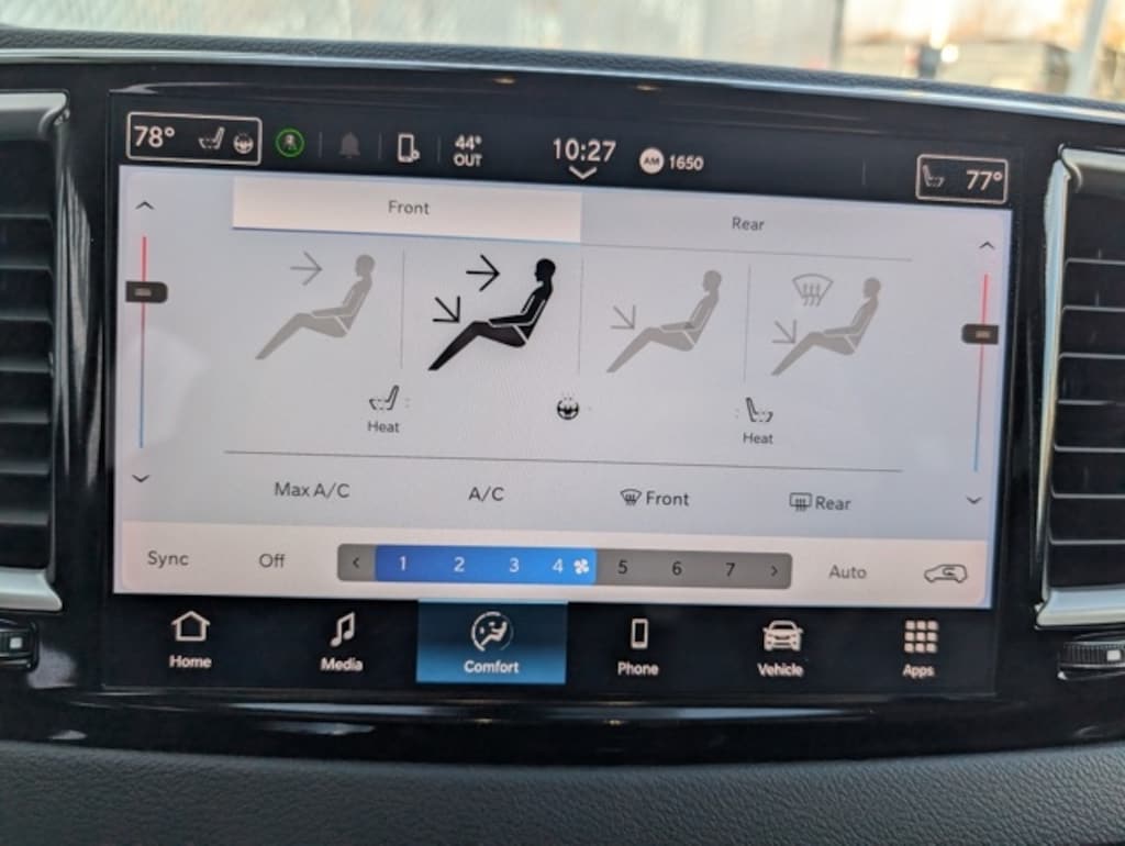 Used 2024 Chrysler Pacifica Touring L Minivan/Van