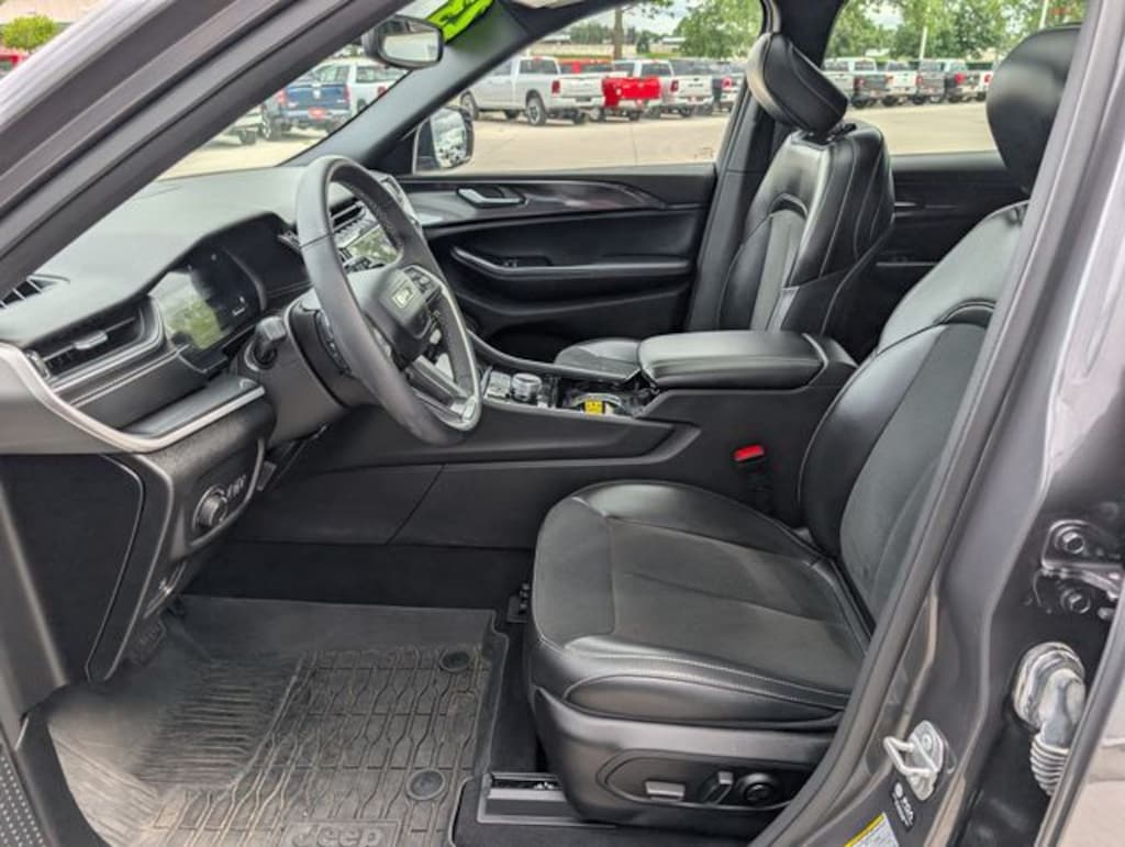 Used 2023 Jeep Grand Cherokee L Altitude SUV