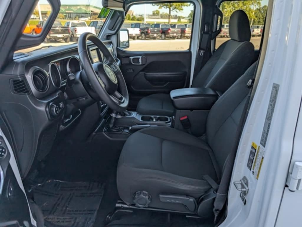 Used 2023 Jeep Gladiator Sport Truck