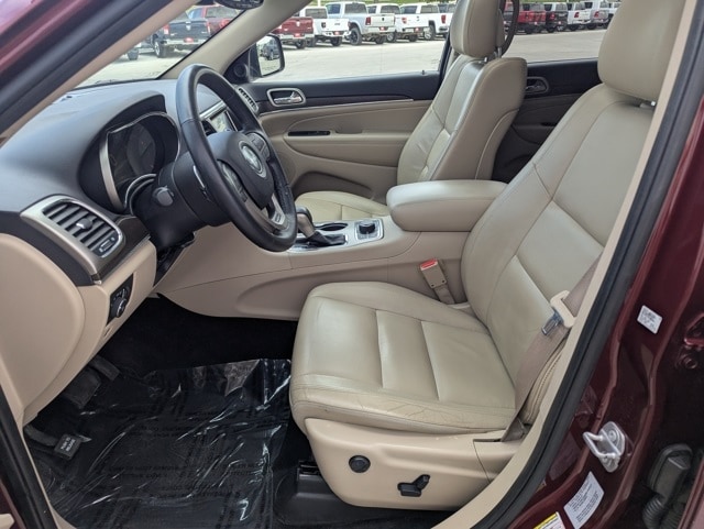 Used 2017 Jeep Grand Cherokee Limited with VIN 1C4RJFBG8HC835940 for sale in Waterloo, IA