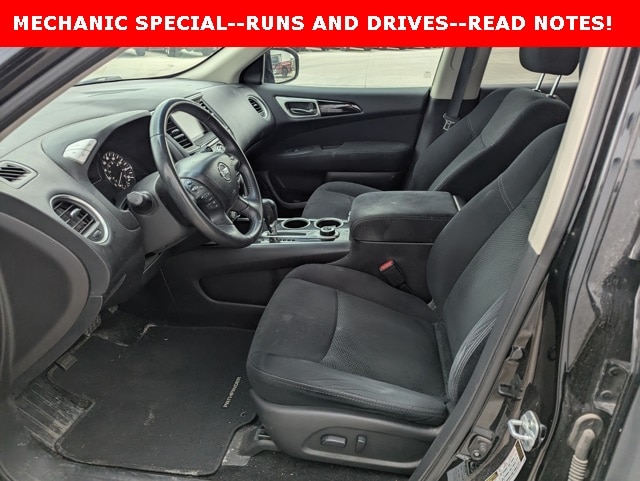 Used 2016 Nissan Pathfinder SV with VIN 5N1AR2MM6GC645498 for sale in Waterloo, IA