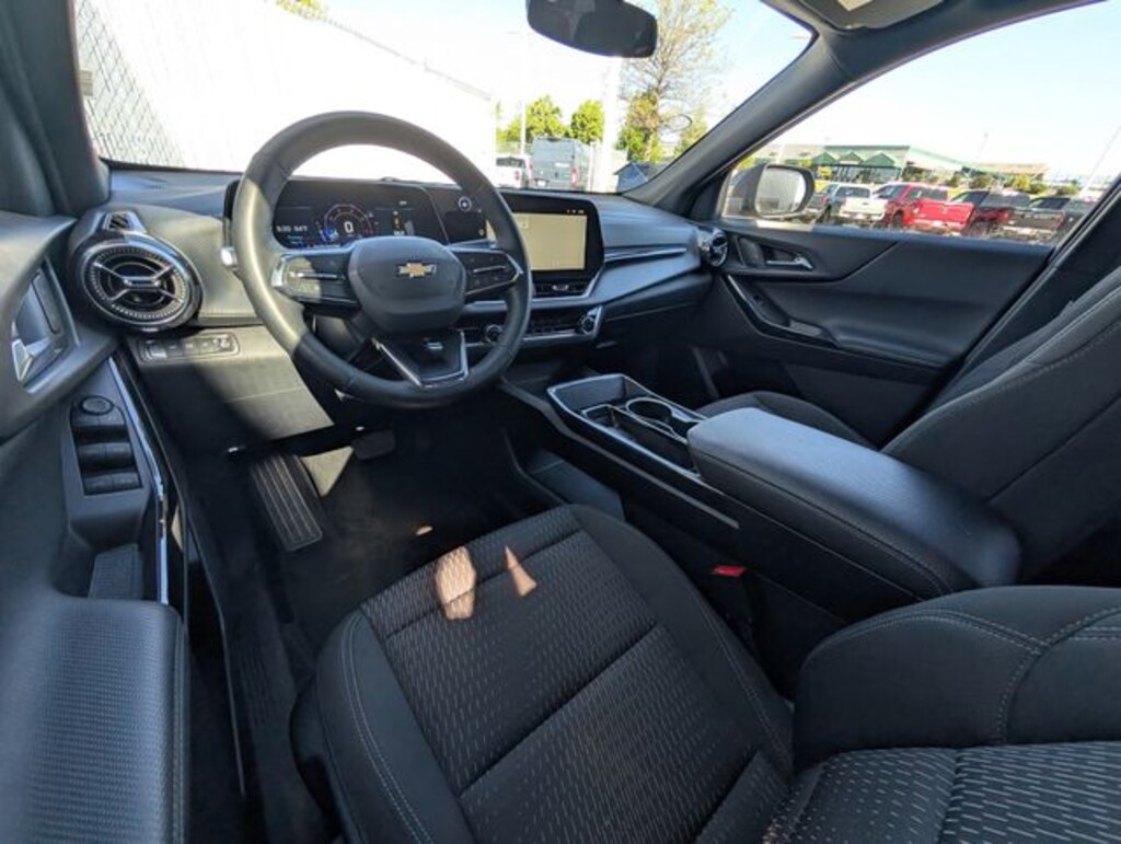 Used 2025 Chevrolet Equinox LT SUV