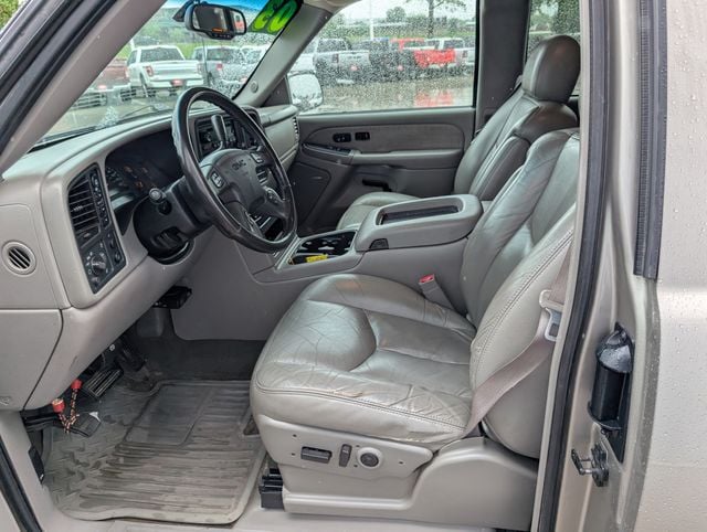 Used 2003 GMC Sierra 1500  with VIN 2GTEK19T031218354 for sale in Waterloo, IA
