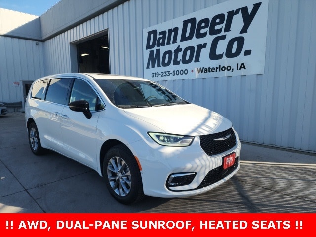 2026 Chrysler Pacifica Select's photo