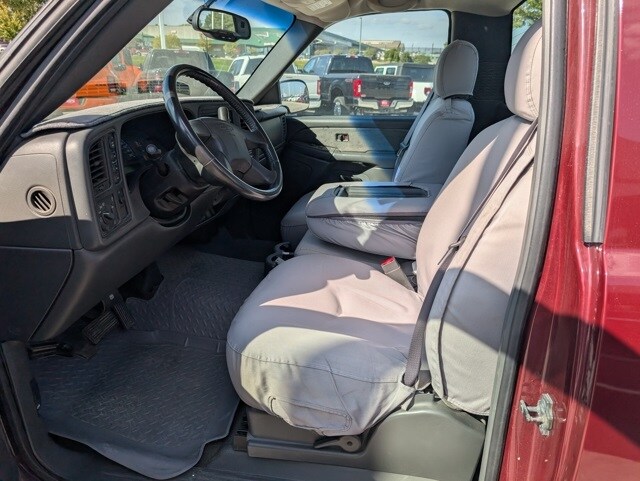 2003 Chevrolet Silverado 1500 LS photo 2