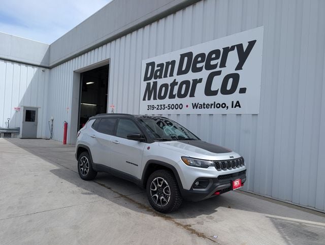 2025 Jeep Compass Trailhawk 4X4's photo