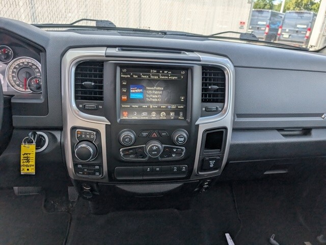 2017 Ram 1500 Big Horn photo 3