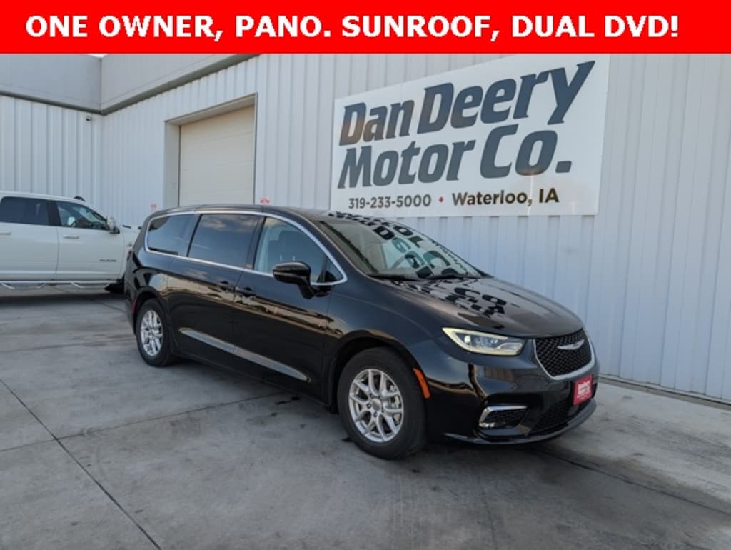 Used 2024 Chrysler Pacifica Touring L Minivan/Van