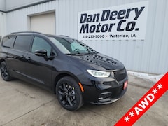 2026 Chrysler Pacifica Select Passenger Van