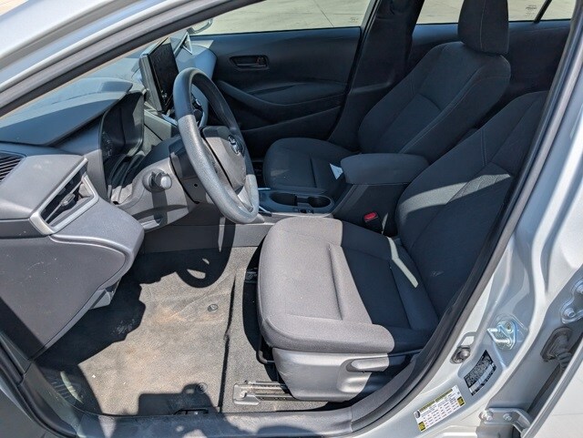 2023 Toyota Corolla LE photo 2