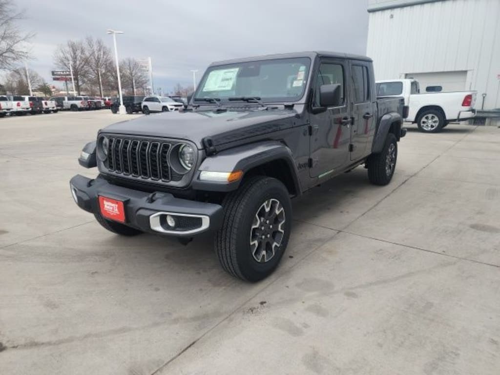 New 2026 Jeep Gladiator Sahara Pickup