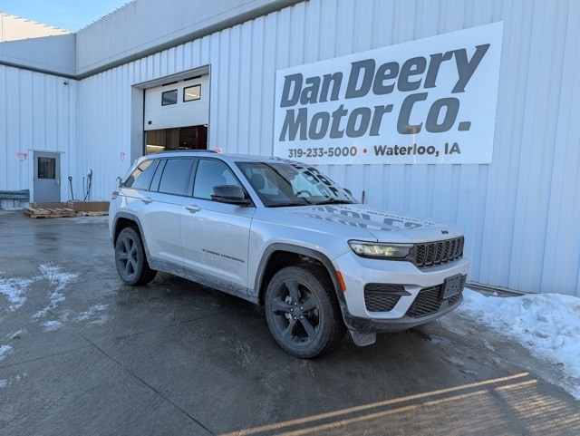 2023 Jeep Grand Cherokee Altitude's photo