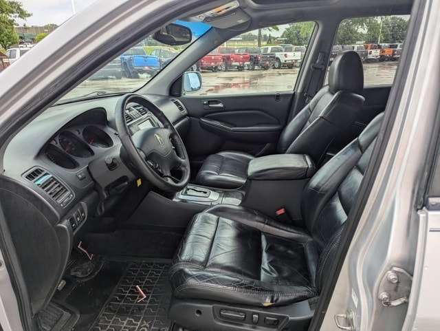 Used 2006 Acura MDX Touring Package with VIN 2HNYD18626H516087 for sale in Waterloo, IA