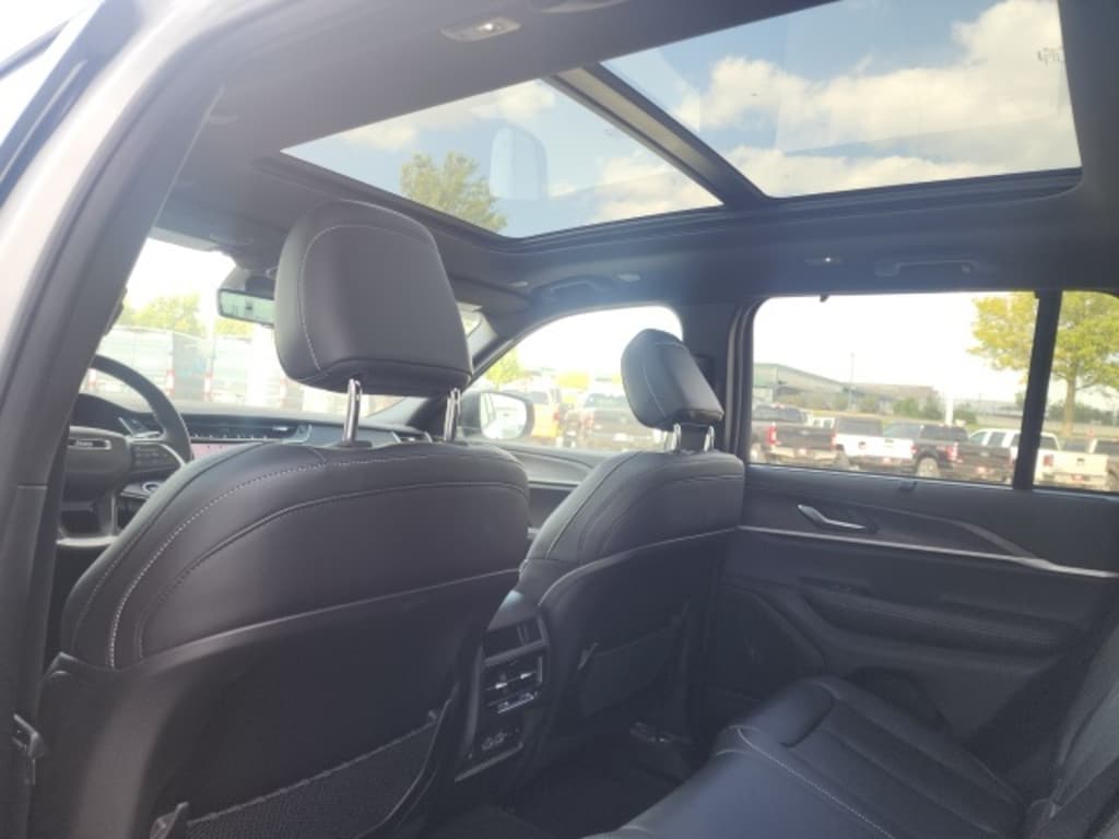 New 2025 Jeep Grand Cherokee Limited Sport Utility