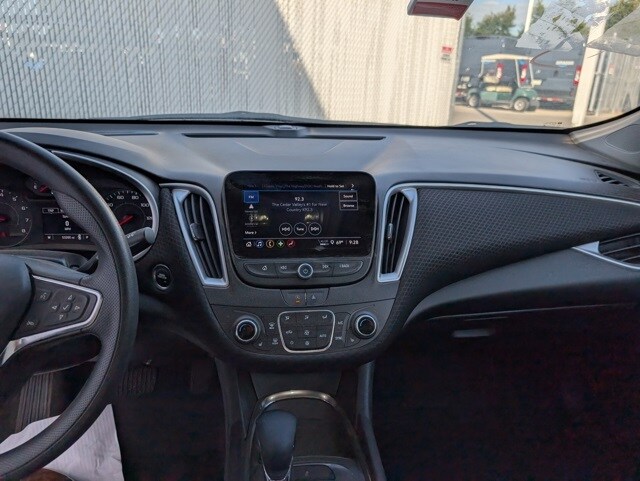 2023 Chevrolet Malibu 1LT photo 3