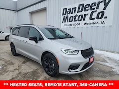 2026 Chrysler Pacifica Select Passenger Van