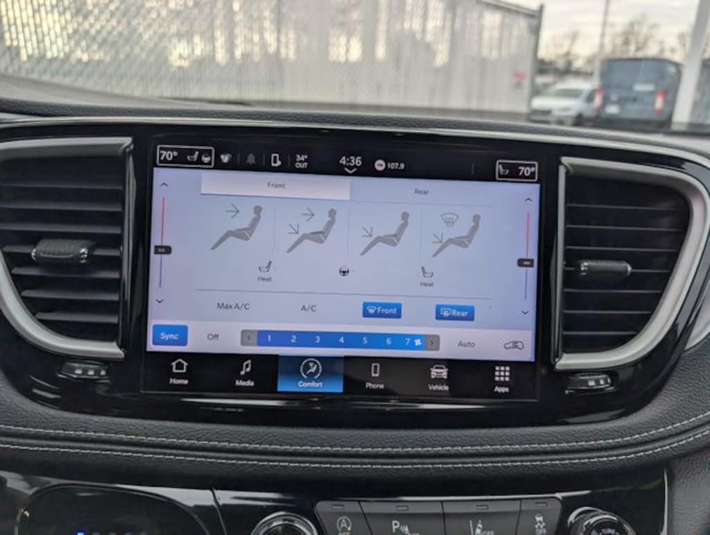 Used 2023 Chrysler Pacifica Touring Minivan/Van