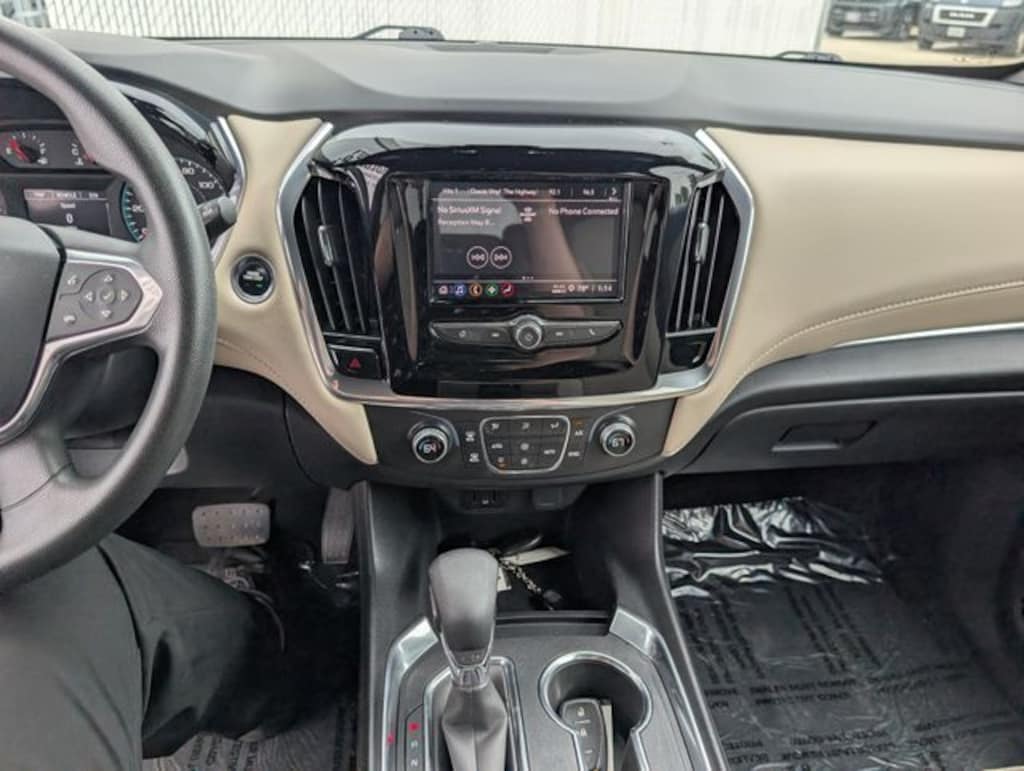 Used 2022 Chevrolet Traverse LS SUV