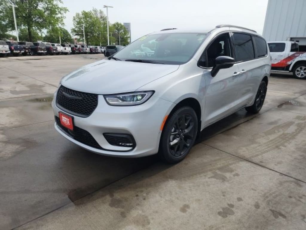 New 2026 Chrysler Pacifica Select Passenger Van