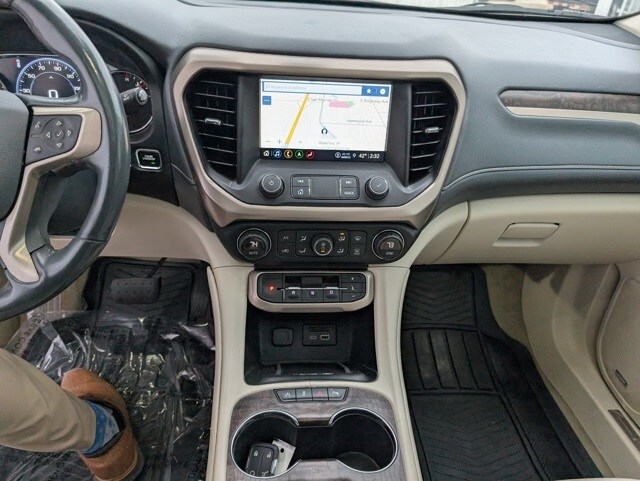 2022 Gmc Acadia Denali photo 2