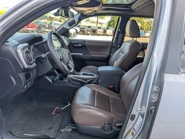 2018 Toyota Tacoma Limited photo 2