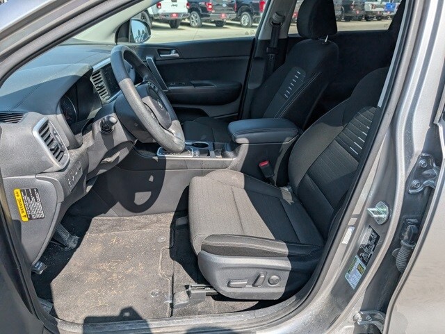 2022 Kia Sportage LX Value Edition photo 2
